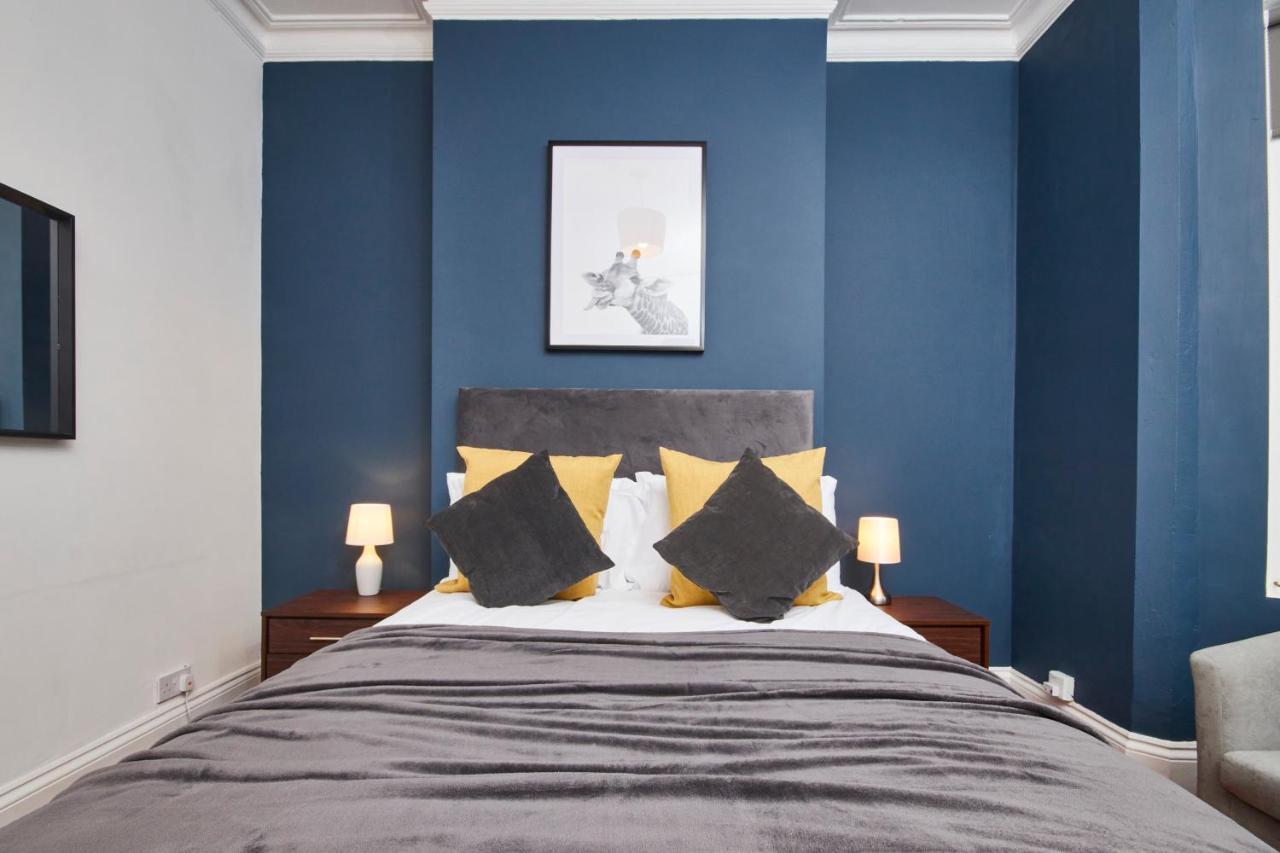 5 Bed House In Leamington Spa Perfect For Contractors With 7 Beds By Purestay - 14 Night Min! Exterior photo