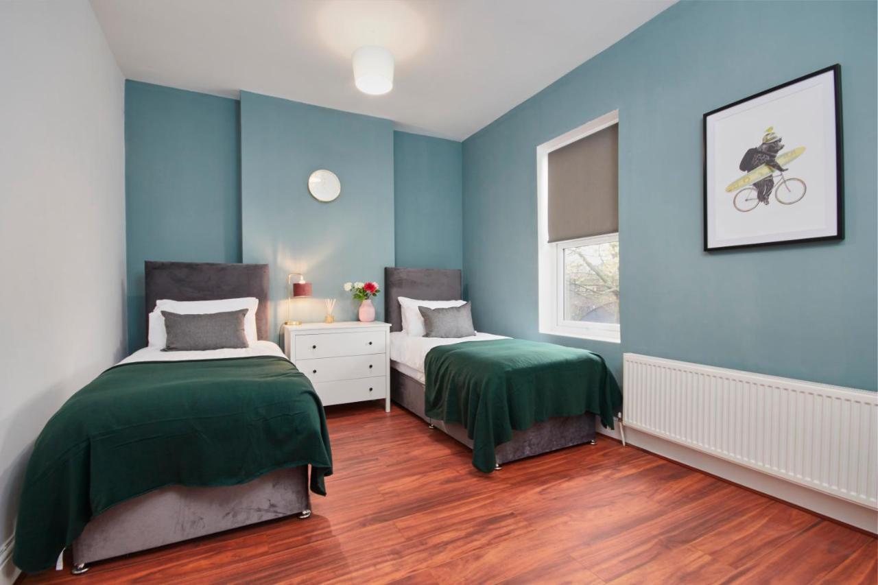 5 Bed House In Leamington Spa Perfect For Contractors With 7 Beds By Purestay - 14 Night Min! Exterior photo