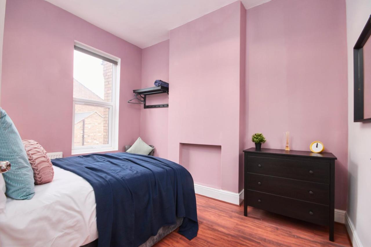 5 Bed House In Leamington Spa Perfect For Contractors With 7 Beds By Purestay - 14 Night Min! Exterior photo