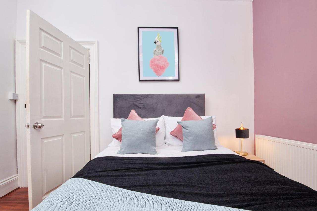 5 Bed House In Leamington Spa Perfect For Contractors With 7 Beds By Purestay - 14 Night Min! Exterior photo