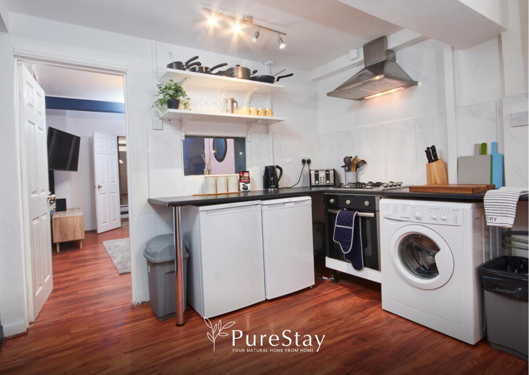 5 Bed House In Leamington Spa Perfect For Contractors With 7 Beds By Purestay - 14 Night Min! Exterior photo